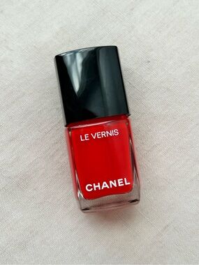 CHANEL 367 Incandescente Le Vernis Nail Polish